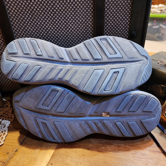 APL Techloom Phantom Knit Athletic Running Shoes - Picture 13 of 13